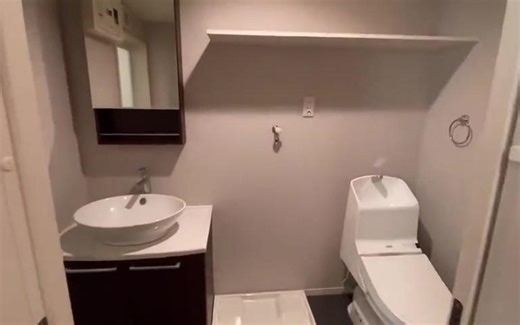 日本22平的loft公寓，错层式设计，面积虽五脏俱全