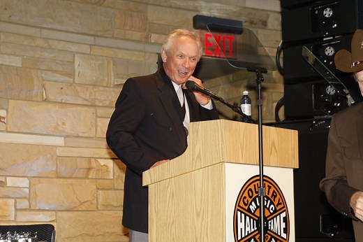 Remembering How Mel Tillis Overcame Stuttering To Be A Country Music Star