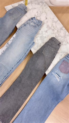 WWW.THESTOREWOERDEN.NL ❥ on Instagram: "Op zoek naar de perfecte jeans? Die shop je bij ons 🩵 Basic, glitter, skinny of wide leg — voor elke look hebben wij de juiste fit 🤩 🔗 Bekijk hier de collectie: https://www.thestorewoerden.nl/clothing/jeans/ Betaal veilig met iDEAL, Bancontact of achteraf via Riverty of Billink."