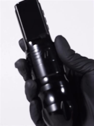 Xnet Titan 270 is driven by a high-torque brushless motor (270G.CM), delivering consistent penetration and reduced pass counts for packing and lining. It maintains performance even at lower voltages, reducing skin trauma and speeding up workflow.👍 #xnettattosupply #tattoomachine #tattoos #tattoosupply #tattooed tattoosupplies tattooidea wirelesstattoomachine tattoo tattooartist