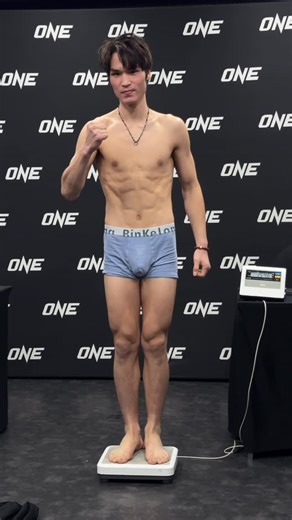 Nick Atkin on Instagram: "🇨🇳 Liu Mengyang passes hydration and makes weight for ONE Friday Fights 137 ✅ 🎥 @shotbyfnt #onechampionship #onefridayfights #onelumpinee #kickboxing #bangkokpostone"