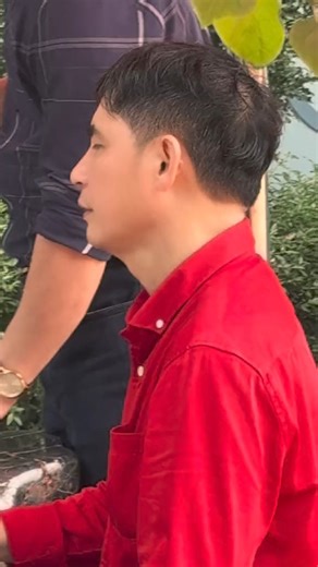 188K views · 4.6K reactions | Bố Thiện tôi: Quá thuộc rồi còn, quá giỏi rồi (ý là tin bố đi, bố thuộc lời rồi) Vẫn là bố tôi: Quên cả mặt, quên luôn cả tay, quên đi :))))) | SKY UNION | Facebook