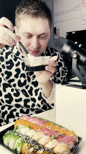 Indulging in Eel Sushi ASMR: Satisfying Crunches and Delicious Sounds of Food #ASMR #SushiSounds