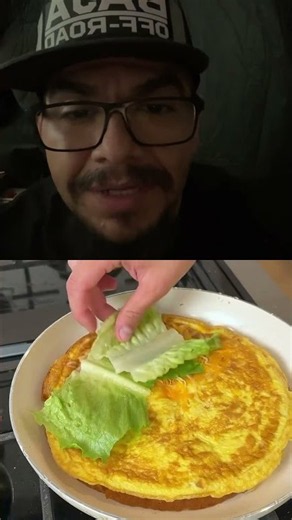 We failed and made the VIRAL BREAKFAST SANDWICH #foodreview #viral #cooking