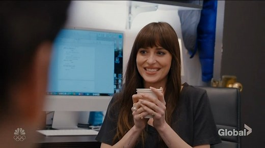 Dakota Johnson vs. Please Don't Destroy. Who won this roast battle? 👀 #SNL | Global TV