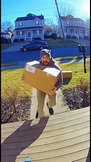 🚪 Door Cam Catches the Perfect Prank 😆💨