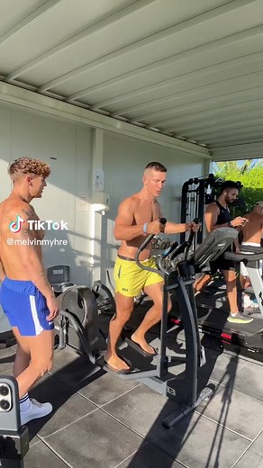 Gay Gym Workout: Funny Workout with Melvin and Jakub Stefan