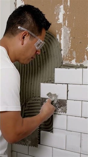 Wall tiles on the kitchen wall 🧱 #tileinstallation #tilework #walltiles #backsplash #DIYtiles