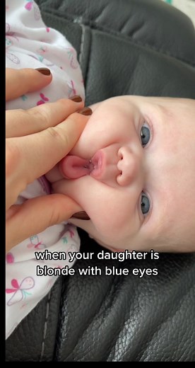 Adorable Baby with Blue Eyes | Anais Sirius Leak