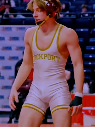 Jacob Lachs {G} of Glenbard West IL defeated Logan Kaminski {R} of Lockport IL by 6–3 — Illinois High School Boys Wrestling Individual Tournament — University of Illinois, Champaign, IL Sign up to get access to exclusive content! #wrestling #school #boys #illinois #usa🇺🇸