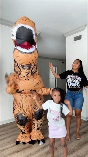 Tip toe 😂🦖 #almightyarcher #dance #shorts