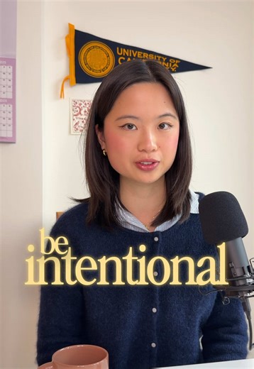 Would you take an unpaid internship? 🤔 Although unpaid internships could be a great stepping stone to get to where you want, it really depends on your situation. But make sure there’s a clear ROI if you do #career #internship #college #university #money