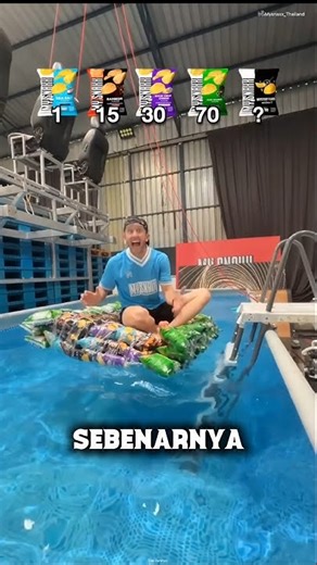 Eksperimen Unik! Berapa Banyak Bungkus Keripik Agar Bisa Mengapung? #shorts #experiment #viral #fyp
