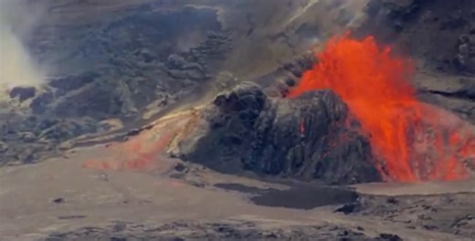 Kīlauea eruption started today at 2:04 p.m. Hawaii Standard Time. So far, the eruption has been localized to the north vent🌋 | Meteorologist Chris Nunley