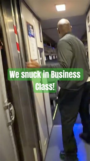 We snuck into Amtrak Business Class to see what it actually looked like #amtrak #traintravel