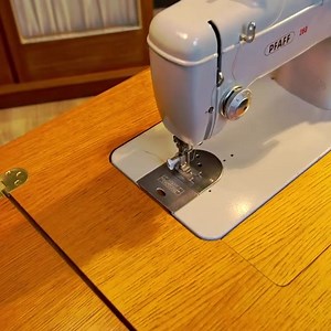 Pfaff 260-261 automatic cabinet sewing machine from the 1960s. Made in Germany 🇩🇪 | Mid-Century-Friends