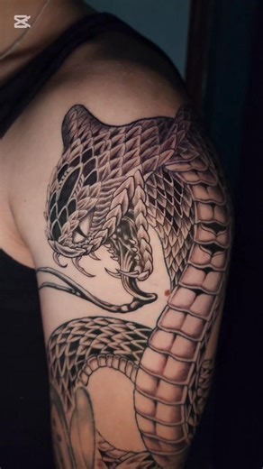La cobra representa poder, control y renacimiento 🐍🔥 Un tatuaje que recuerda que nada te detiene y que cada batalla te hace más fuerte. ✨ Dglobel Tattoo – Realismo, precisión y arte en cada trazo. 📍 Ilo - Perú 🕒 De lunes a sábado ⏰ 9am a 1pm / 3pm a 8pm 📌 Agenda tu cita: 📍 Zepita 803 – 📲 918128271 📍 Pedro Huilca – 📲 997602171 📍 Abtao 450-A – 📲 954191105 📍 Piercing House – 📲 941688522 ¿Qué significado tendría para ti este tatuaje? 🤔👇 #DglobelTattoo #PiercingHouse #TatuajesIlo #Real