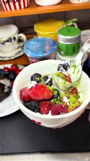 Morning Delight: Quick Brownie & Berry Yogurt Breakfast