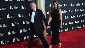 Après JD Vance, Donald Trump a également été hué par des spectateurs lors de sa première apparition publique au Kennedy Center - RTBF Actus