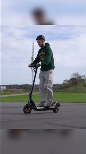 This is why the NIU KQi3 Pro is such a comfortable ride #electricscooter #electricscooterreview