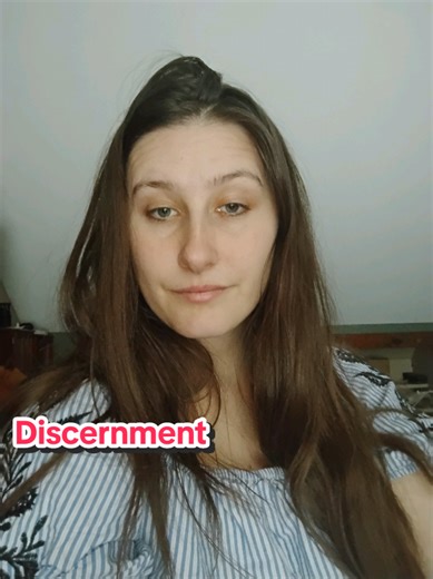 the ability to discern is a key skill to have in all aspects of life especially in witchcraft. #discernment #discern #criticalthinking #beginnerwitchtips #spiritual