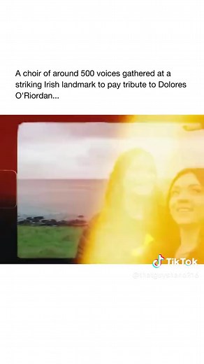 This performance features Dreams by #TheCranberries, reimagined by a large choir in #NorthernIreland. Originally released in 1992, “Dreams” was the band’s debut single and became one of their most loved songs, known for its uplifting energy and Dolores O’Riordan’s unique voice. In this moment, around 500 voices come together at the Giant’s Causeway, creating a powerful, emotional version of the song. The location adds to the feeling, tying the performance back to the band’s Irish roots. More tha