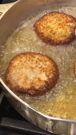 Delicious Cajun Crab Cakes Recipe by The Cajun Ninja