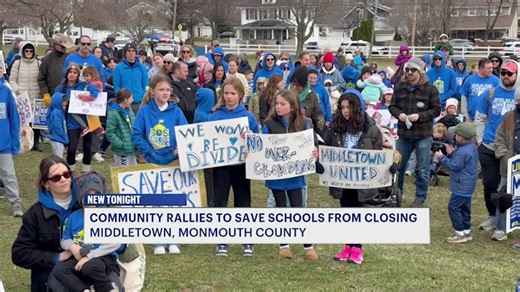 Parents rally against plan to close Middletown schools