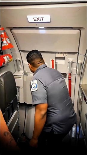 Emergency exit of aeroplane 🤯 #shorts