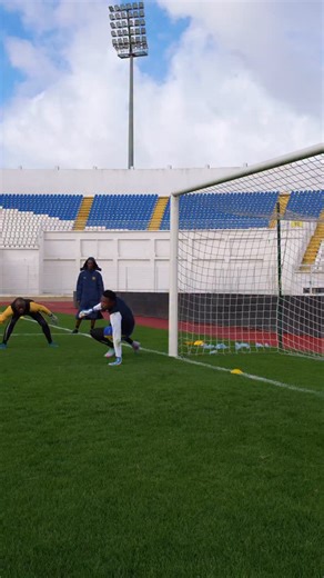 Reflexes 🧤 | Azam FC