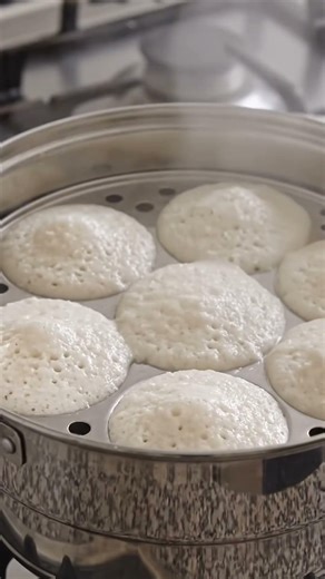 Soft rawa idli🤌 #food #recipe #cooking #yt #easyrecipe #rawaidli #idli #shorts #easynutrition
