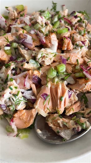118K views · 1.4K reactions | The ultimate salmon salad for a protein-packed meal prep lunch or dinner! Recipe at: https://downshiftology.com/recipes/salmon-salad/ | Downshiftology | Facebook