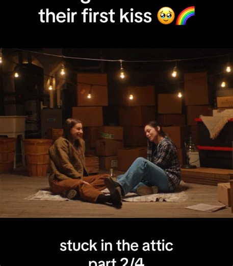 Casal LGBT Lesbicas: First Kiss Rekindled 🌈