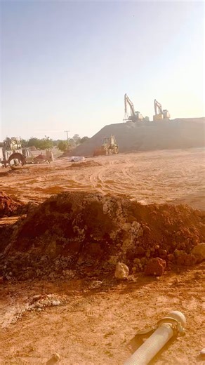 Presidential Inspection of On-going Projects: Kano-Maradi Railway Project: 2: Project name: KANO - JIGAWA - KATSINA -MARADI STANDARD GAUGE RAILWAY MODERNIZATION PROJECT WITH BRANCH LINE TO DUTSE 3: It consists of two lines: The main line and the branch line.4: WHERE ARE WE: DUTSE -(a): The Branch line in Dutse,Jigawa State. 5: STATUS OF THE PROJECT: -(a): LENGTH: 400KM-(b): PERCENTAGE COMPLETION: 63% @AkinDare_ @TheTope_Ajayi @D_shegz @aonanuga1956 @MinTransportNG @SenAlkali @NGRPresident @bibab
