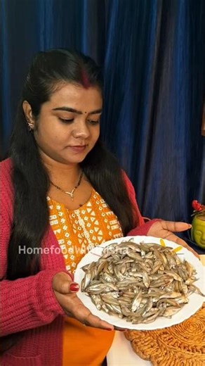 How to make Bengali Shilpi Mourala Fish Curry at Home 🐟 #Homecooking #SmallFishCurry