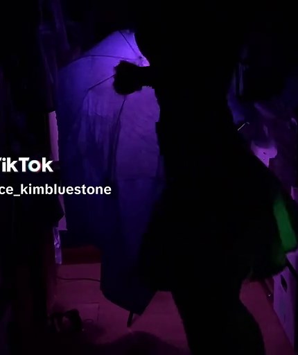 Kim Bluestone new dance trend alert. The best dance trend of 2026 #kimbluestone #kimbluestonetrend #trend I’m a redhead single Mom in Los Angeles and I love to dance and make people happy. Go0gle me and enjoy the rest of my content. My IG and twitter are better