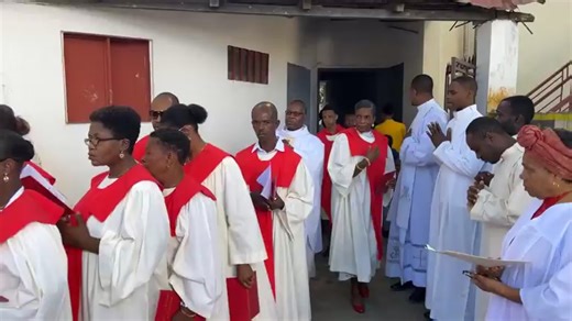 Possession d’entrée de la messe de Noël 25 décembre 2025 Radio La Vallée de Jacmel | La fierté du Sud-Est d'Haïti. Pour écouter la Radio cliquez sur ce lien rtlvj.com #viralreelschallenge2025viralreelschallengejaiviralreelschallengeviralreelschallenge #viralreelsシ2025 #viralreelsシ #haitiantiktok #enfofanm #viralphotochallenge #haitianusa #viralvideochallenge #CulturalCelebration #patage | Radio La Vallée de Jacmel