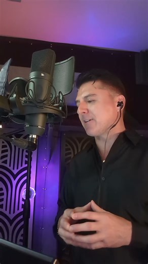 Nicolas Roye reads from HALO: EDGE OF DAWN