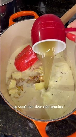 Receita de Massa com molho de queijo brie e cebola caramelizada