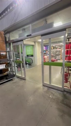 Porta automatica scorrevole antipanico – Ripristino rapido dopo lo sfondamento di emergenza