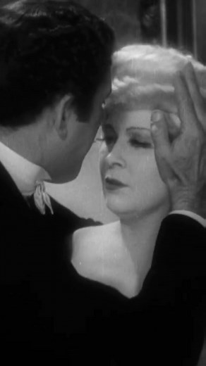 𝓑𝓮𝓼𝓽 𝓞𝓯 𝓥𝓲𝓷𝓽𝓪𝓰𝓮 𝓢𝓽𝔂𝓵𝓮 on Instagram: ""Is this a proposal, or are you takin' inventory?" Mae West in Belle of The Nineties, 1934."