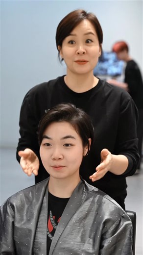 💇🏻‍♀️ 𝐁𝐢𝐠 𝐓𝐫𝐚𝐧𝐬𝐟𝐨𝐫𝐦𝐚𝐭𝐢𝐨𝐧: 𝐏𝐢𝐱𝐢𝐞 𝐏𝐞𝐫𝐦 | 𝐁𝐲 𝐃𝐢𝐫𝐞𝐜𝐭𝐨𝐫 𝐌𝐢𝐫𝐚 For those with long hair looking for a bold change with a Pixie, HAEU provides a personalized haircut consultation tailored to your head shape and the most flattering bangs and layers for your facial features. ↪️ If you’d like to add more volume, combining your cut with a Pixie Perm helps create a natural frame and makes it easier to style and maintain at home. To keep your hair healthy after the pe