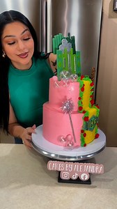 #part1 #wicked #cakedecorating #wickedmovie #glinda #elphaba #cake #splitcake #cakesbyalejandra #wickedmovie #wizardofoz #yellowbrickroad #emeraldcity #cakevideo | Cakes by Alejandra