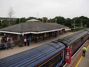 Tiverton Parkway railway station - Alchetron, the free social encyclopedia