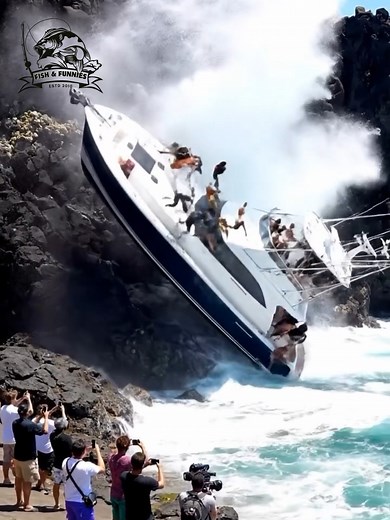 16K views · 46 reactions | Surprising and educational waterway slip-ups showing how tricky navigation can be - all safe, light-hearted moments caught on camera! ⚓ #BoatLife #AwarenessVideo #boatfails #NatureMoments #CaughtOnCamera | Fish & Funnies | Facebook