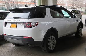 Tausch der Batterie am Land Rover Discovery Sport | Aufladen der leeren Batterie | samt Anlernen