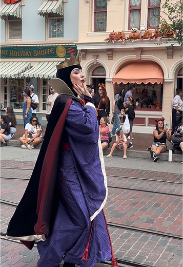¡Deslumbra con el Glamour de la Reina Malvada!