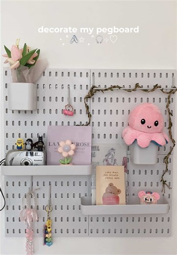 decorate my pegboard with mee! 👀 #pegboard #room #desk #aesthetic #aestheticroom