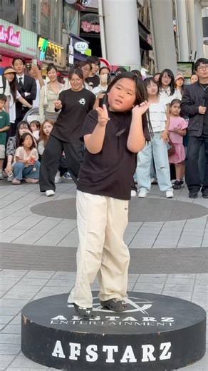 텐션 대박 꼬마 친구 등장! #춤추는곰돌 #춤추는곰돌의랜덤댄스 #dance #kpop #music #댄스 #fyp #nobatidao #brazil #challenge #대전