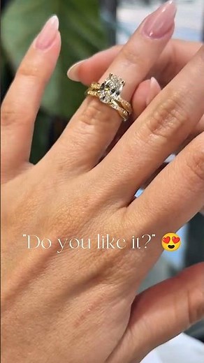 This Engagement Ring Is Absolutely Stunning! 😍 #ring #diamond #jewelry #fashion #ootd #platinumring